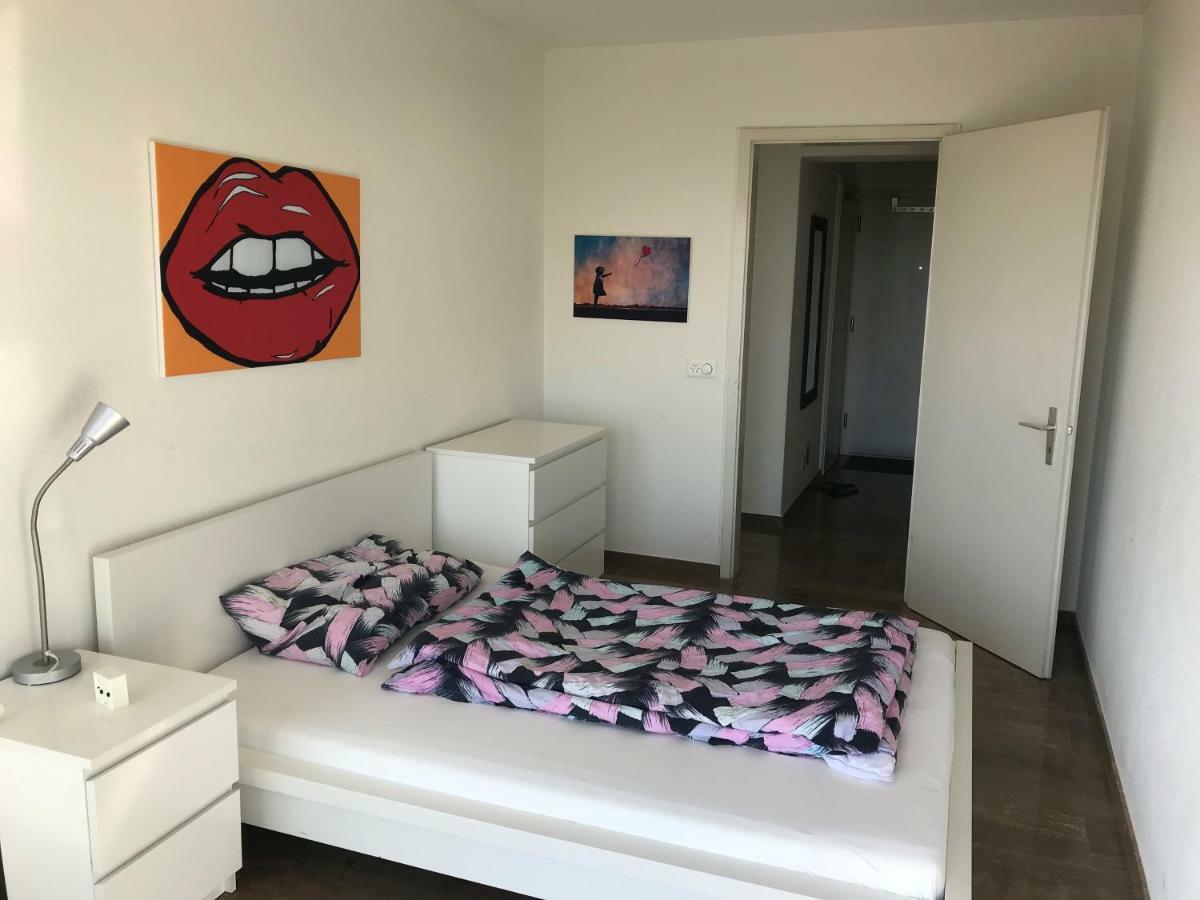 Lichtdurchflutete Ferienwohnung Mit Panorama-Sicht Und Schwimmbad/Sauna Muralto Eksteriør billede